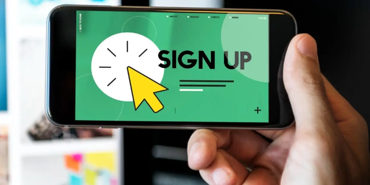 un cellulaire qui montre un appel à l'action